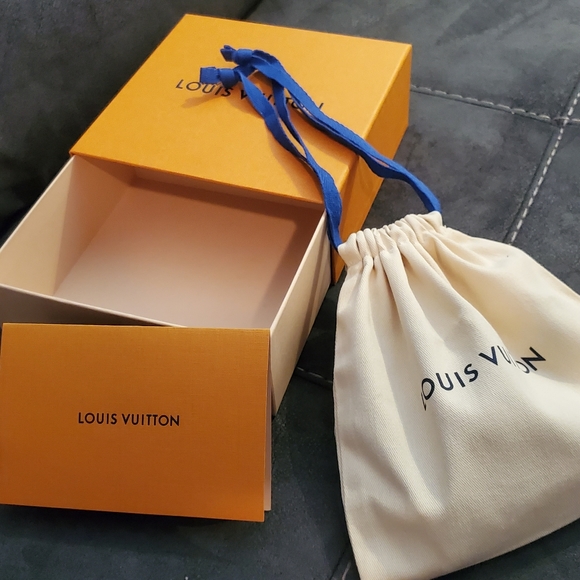 Authentic Vintage  Louis Vuitton Sarah small wallet - Picture 8 of 17